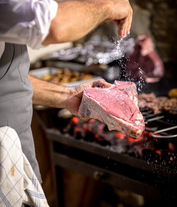 Piatto tipico toscano preparato con ingredienti locali