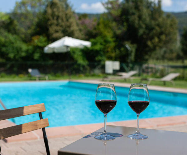 Piscina immersa nella natura del Podere Lame in Maremma