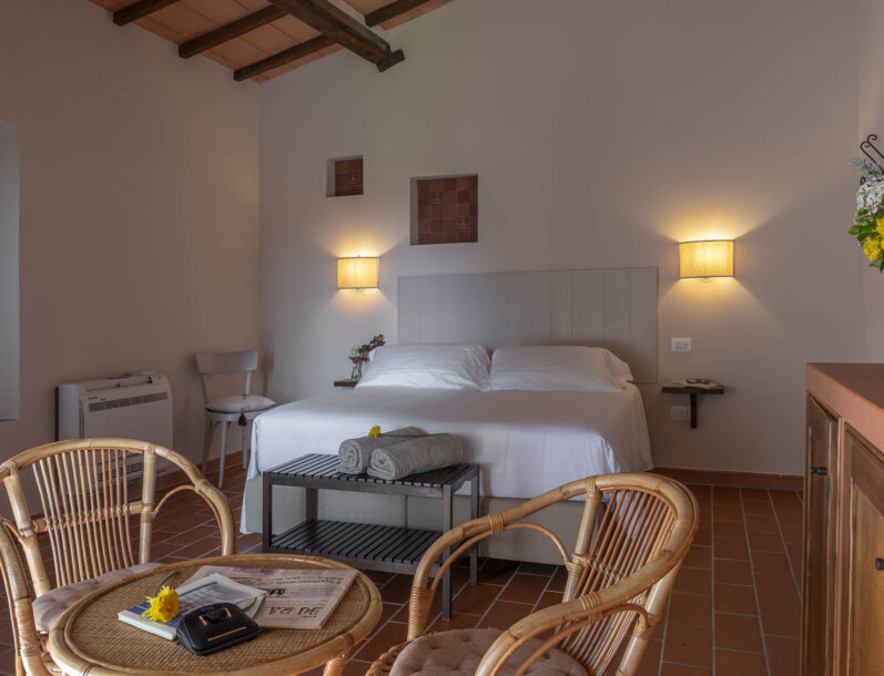 Lecci 3 Superior Plus: Camera Confortevole nella Maremma Toscana per 2 Ospiti | Tenuta Il Cicalino