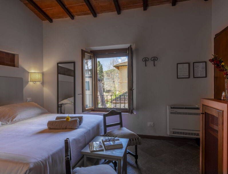 Lecci 2 Classic: Camera Confortevole nella Maremma Toscana per 2 Ospiti | Tenuta Il Cicalino
